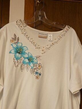 Alfred Dunner Cream Short-Sleeve Top with Turquoise Floral Embroidery